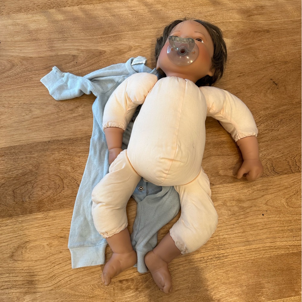 Lee Middleton 010596 1996 thumb sucker doll